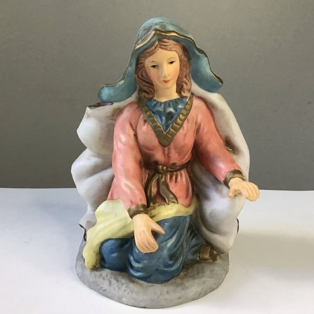 Christmas Nativity Mary Figurine Replacement Piece Hand Painted Porcelain 6.25”